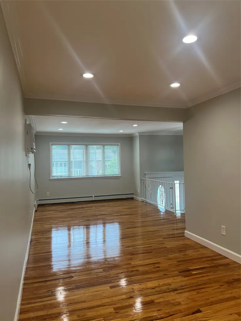 8 Anchor Court Huntington Station NY 11746