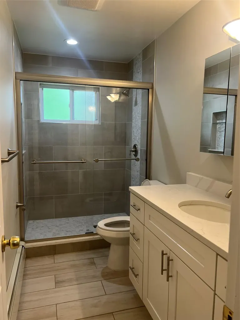 8 Anchor Court Huntington Station NY 11746