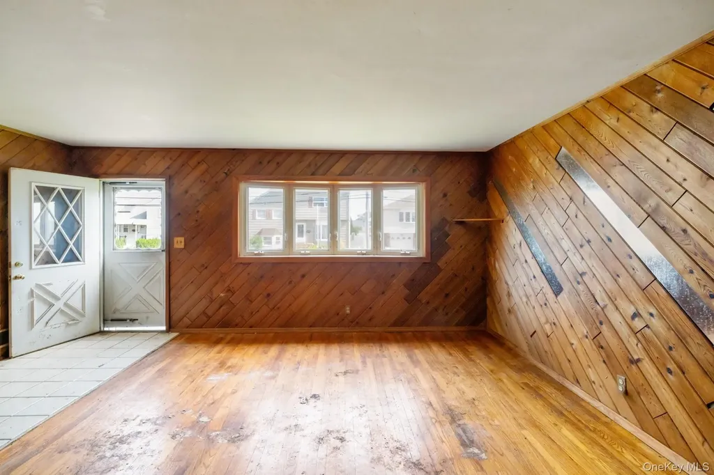 39 Layton Street Freeport NY 11520