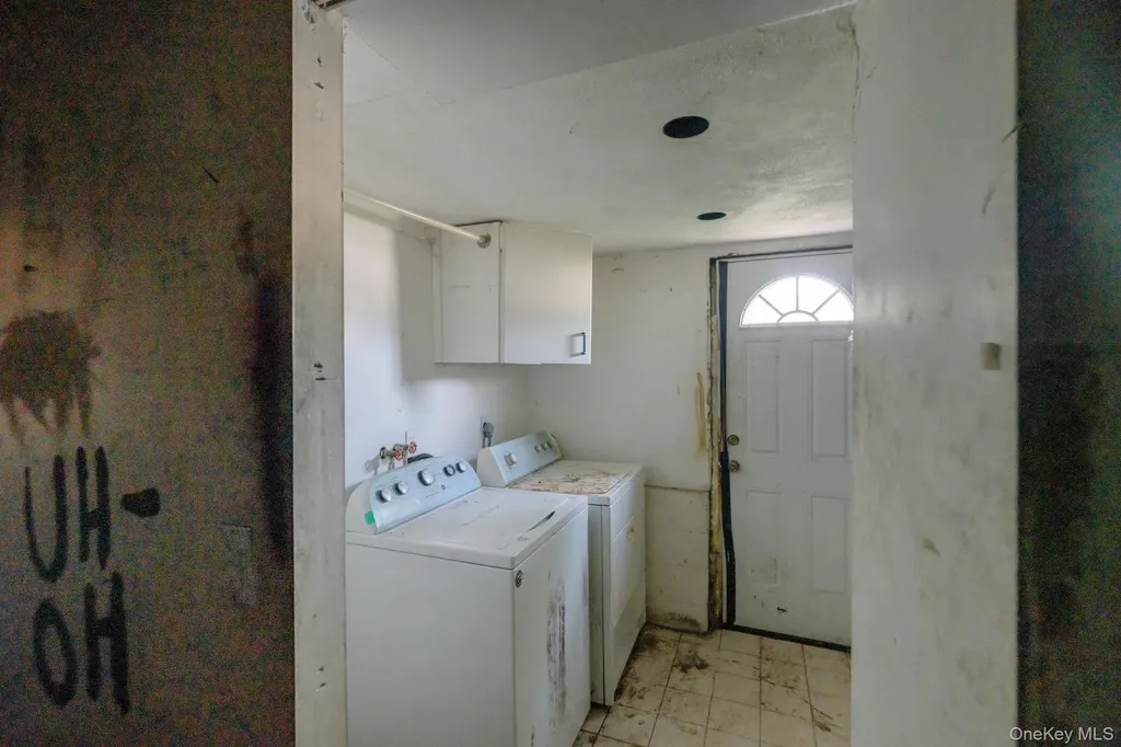 39 Layton Street Freeport NY 11520
