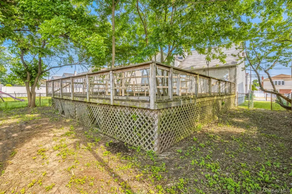 39 Layton Street Freeport NY 11520