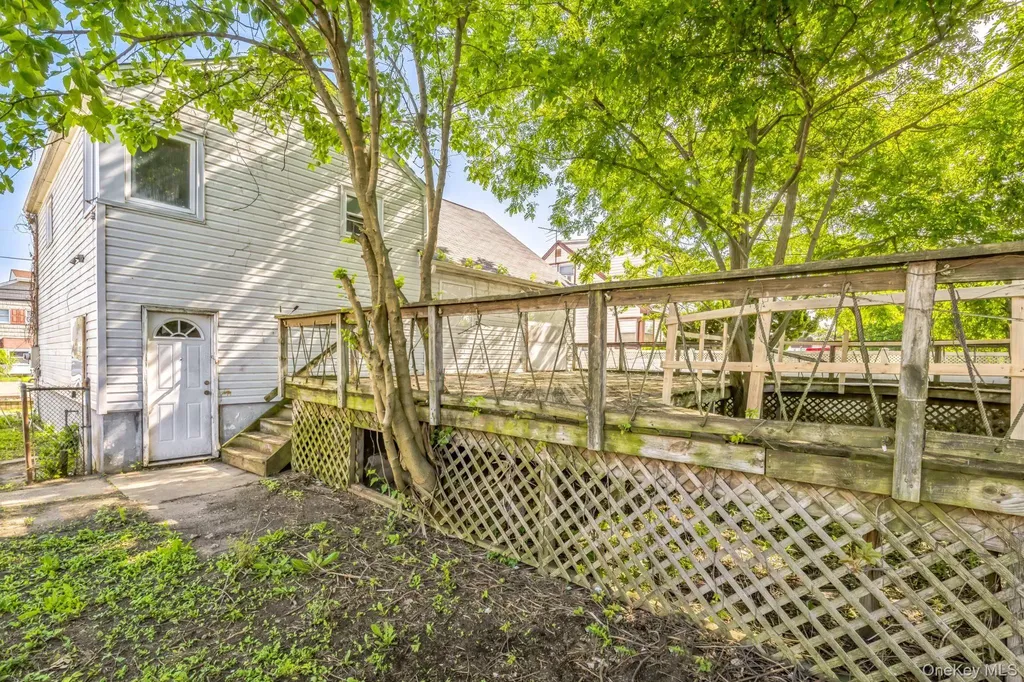 39 Layton Street Freeport NY 11520