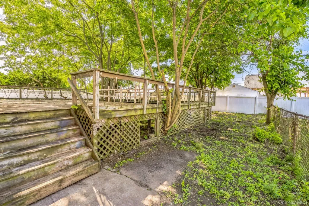 39 Layton Street Freeport NY 11520