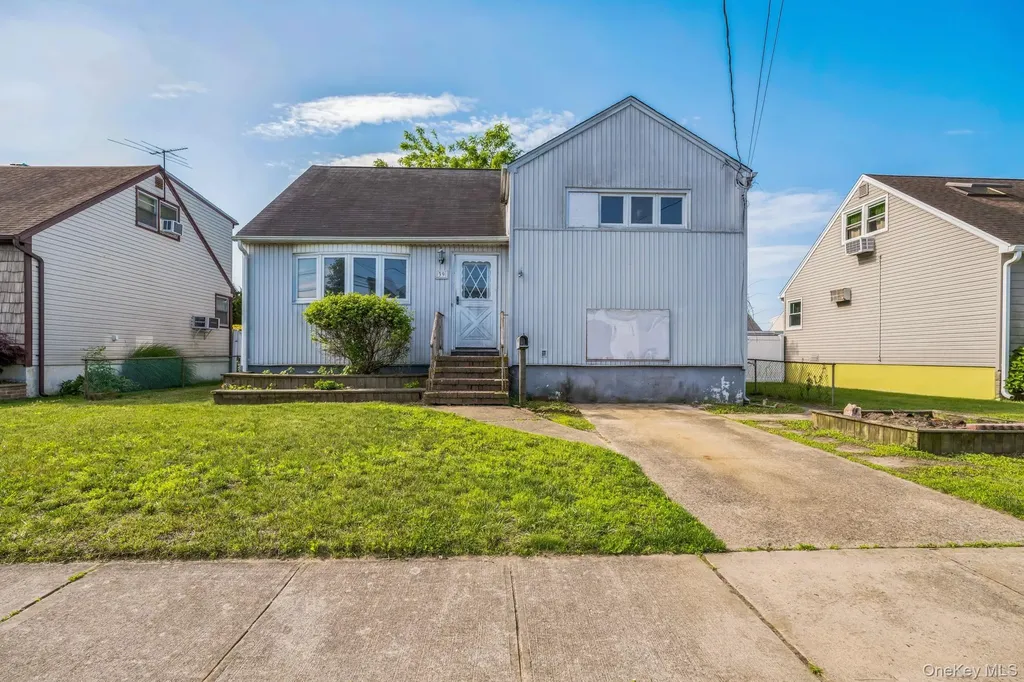 39 Layton Street Freeport NY 11520