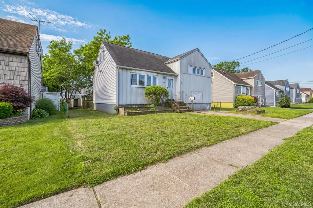 39 Layton Street Freeport NY 11520