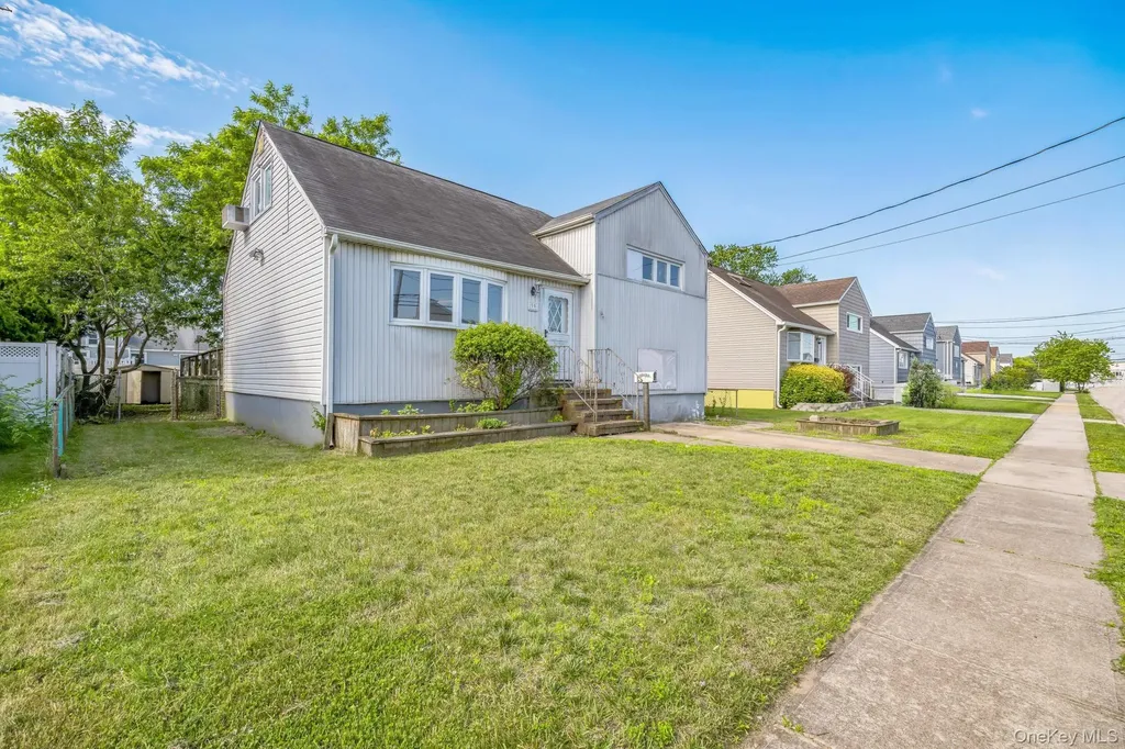 39 Layton Street Freeport NY 11520