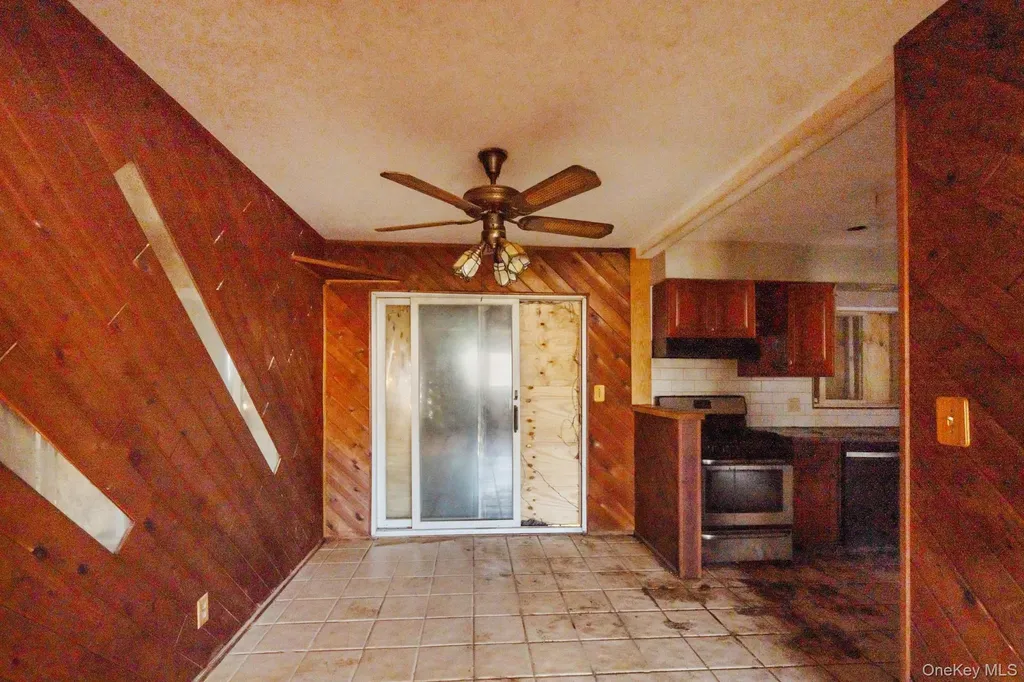 39 Layton Street Freeport NY 11520