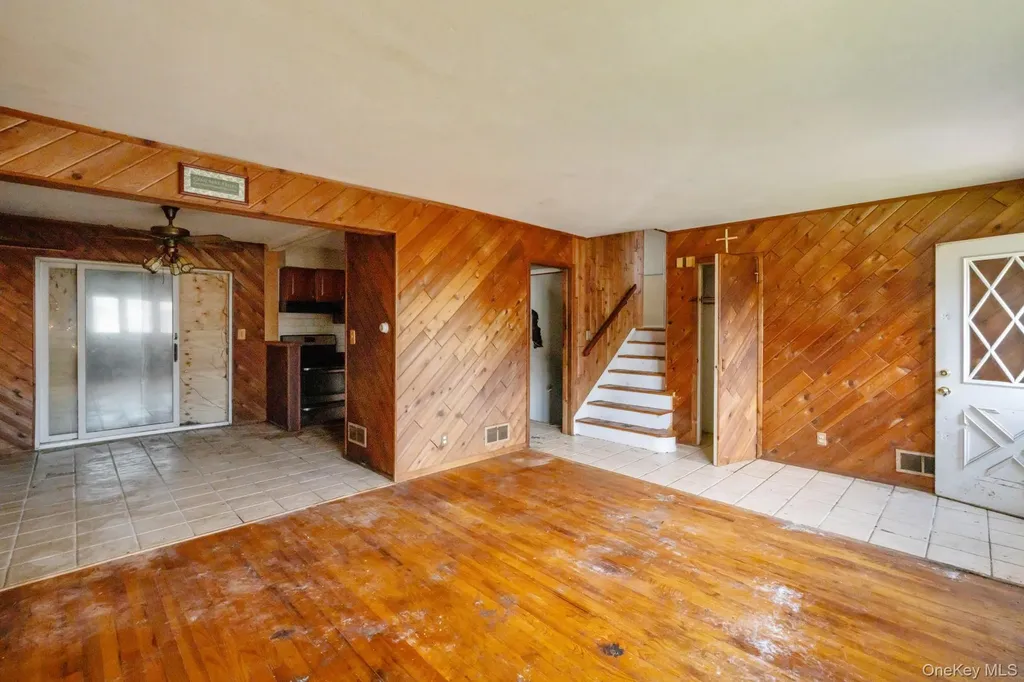 39 Layton Street Freeport NY 11520