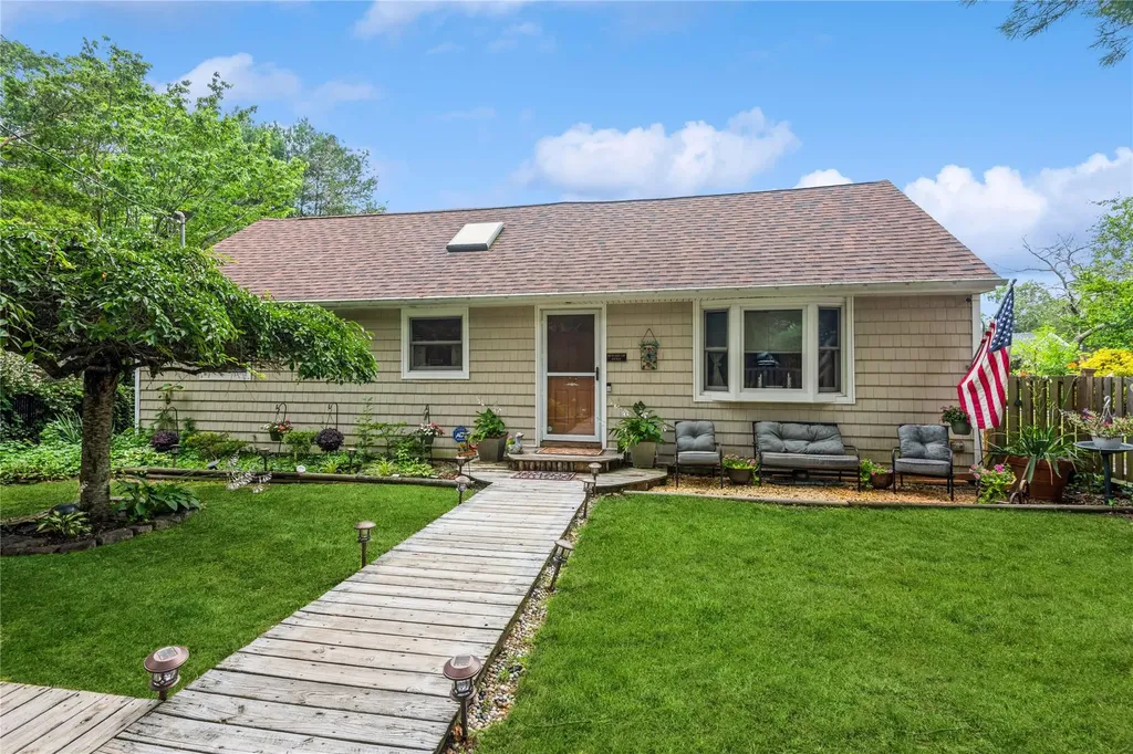 120 Lynbrook Drive Mastic Beach NY 11951