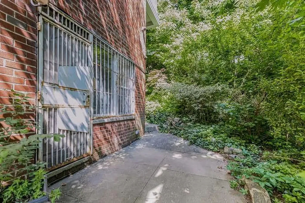 2750 Johnson Avenue Bronx NY 10463
