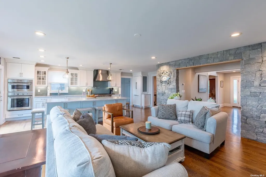 112 Lucinda Drive Babylon NY 11702
