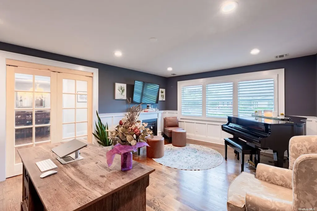112 Lucinda Drive Babylon NY 11702