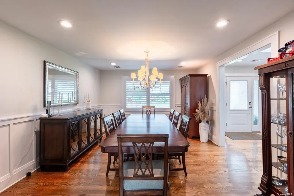 112 Lucinda Drive Babylon NY 11702