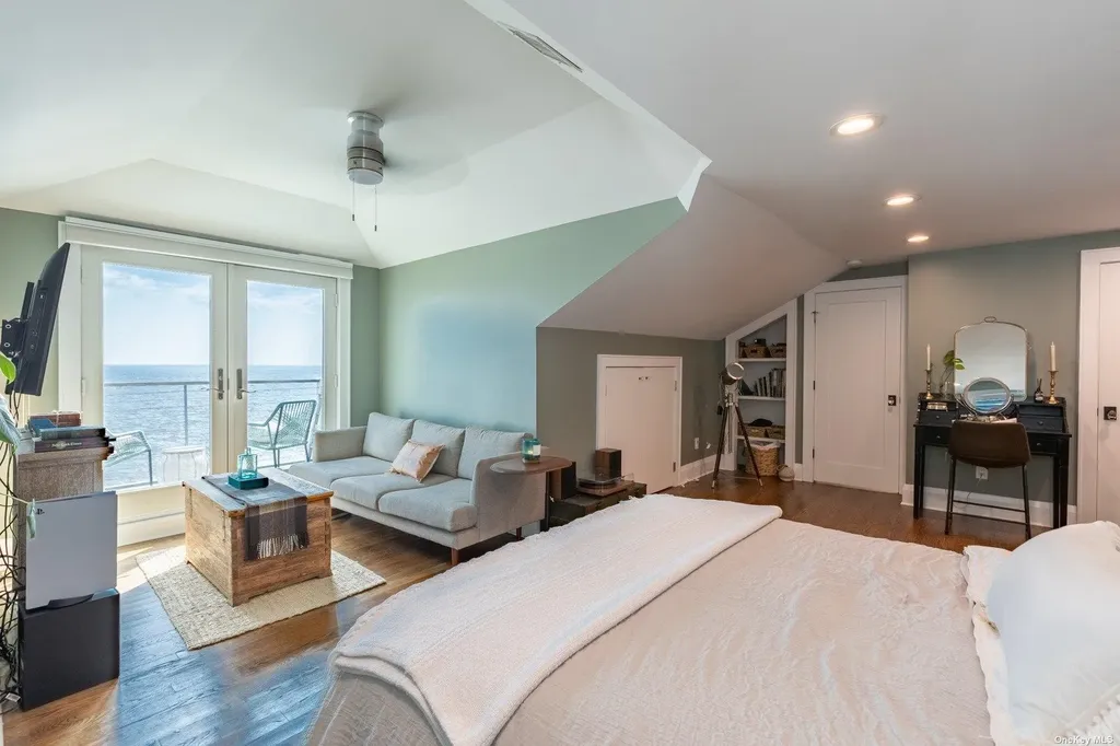 112 Lucinda Drive Babylon NY 11702