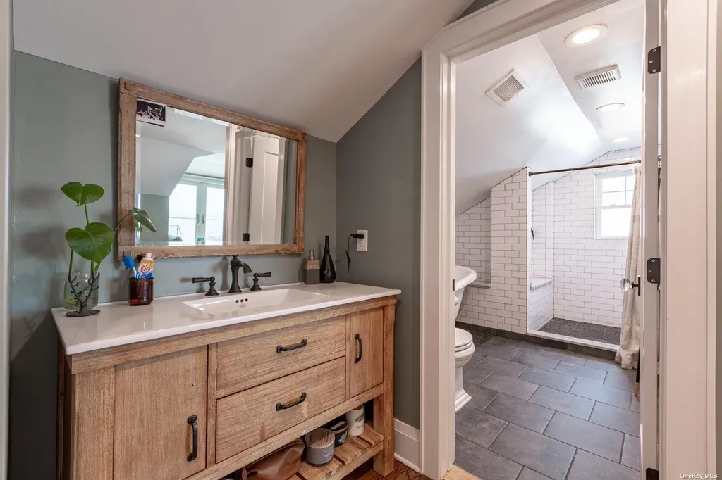 112 Lucinda Drive Babylon NY 11702