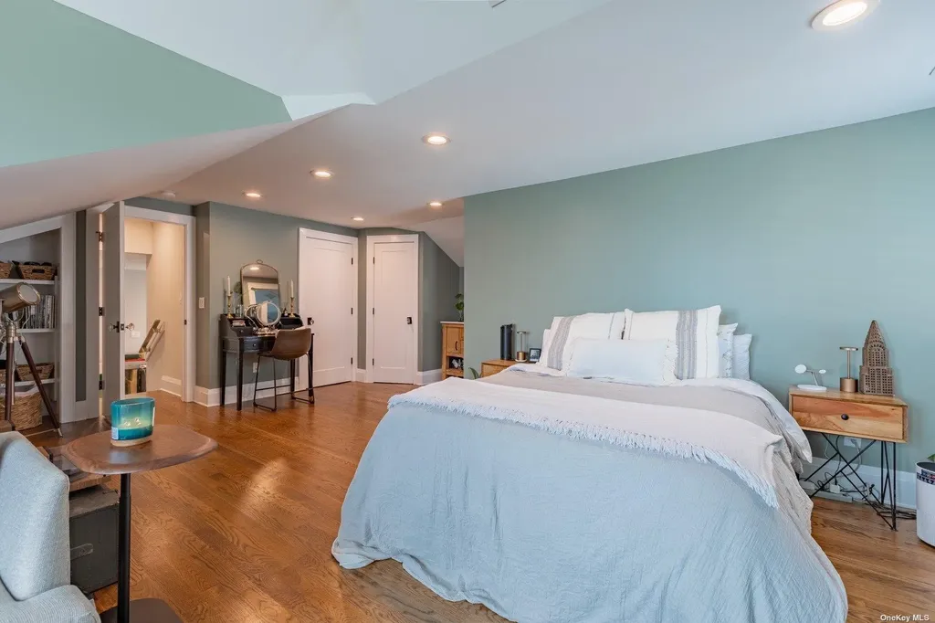 112 Lucinda Drive Babylon NY 11702