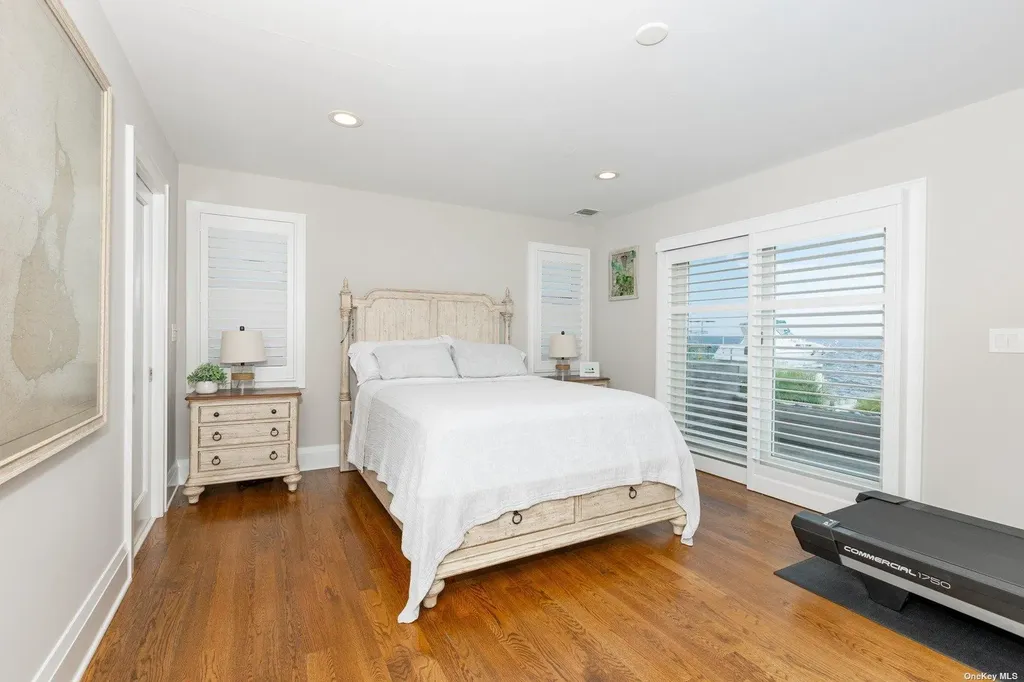 112 Lucinda Drive Babylon NY 11702