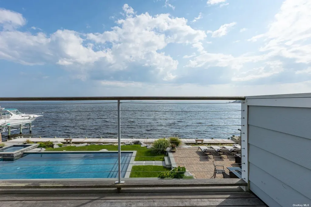112 Lucinda Drive Babylon NY 11702