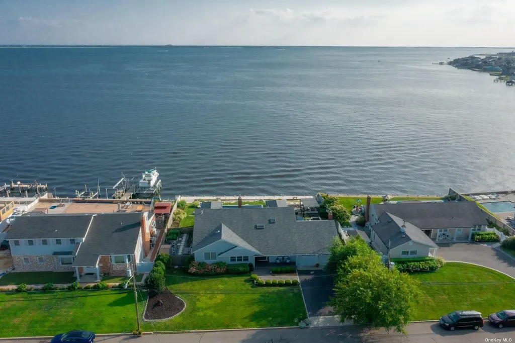 112 Lucinda Drive Babylon NY 11702
