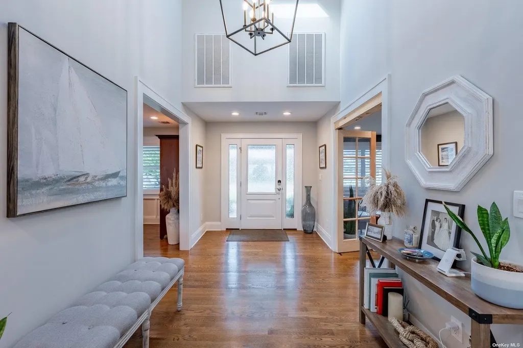 112 Lucinda Drive Babylon NY 11702