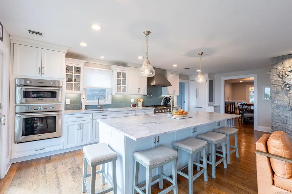112 Lucinda Drive Babylon NY 11702