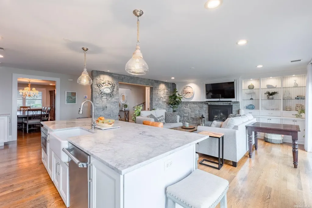 112 Lucinda Drive Babylon NY 11702