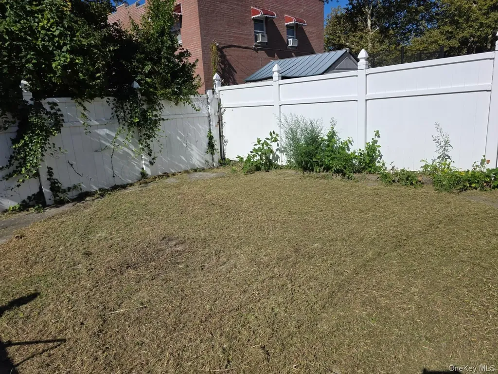 815 Swinton Avenue Bronx NY 10465