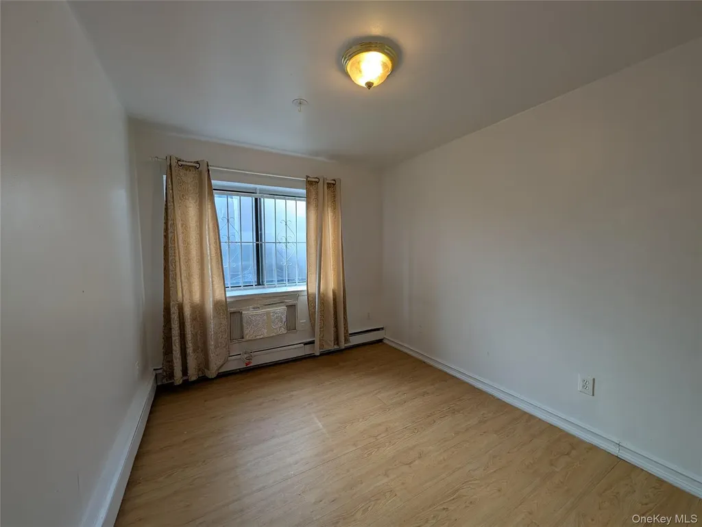 4304 158th Street Flushing NY 11358