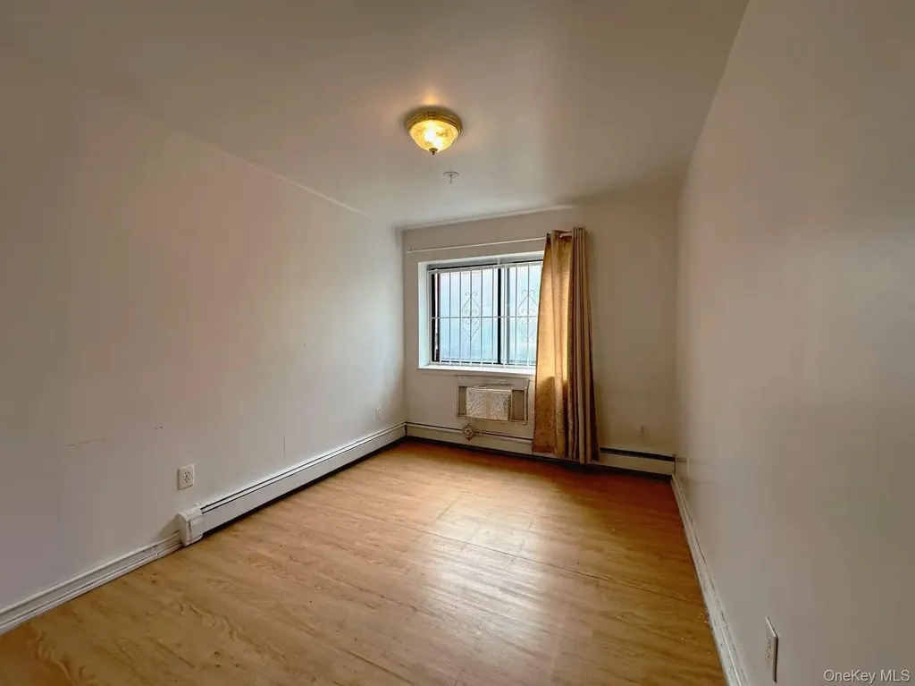 4304 158th Street Flushing NY 11358