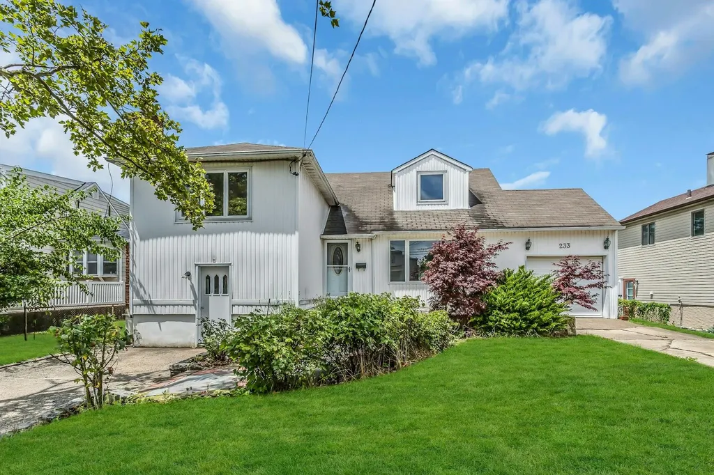 233 Harrison Avenue Island Park NY 11558