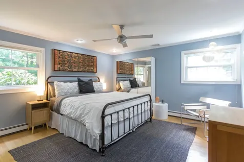 34 Middle Line Highway Southampton NY 11968