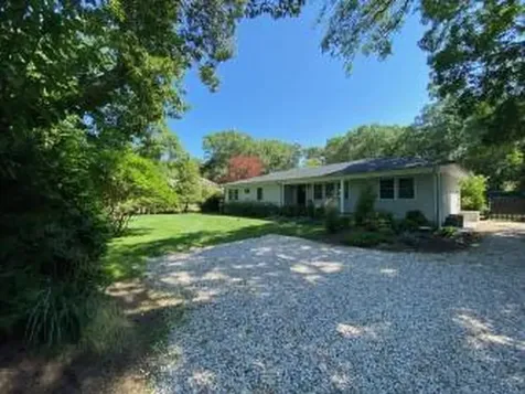 22 Sandra Road East Hampton NY 11937