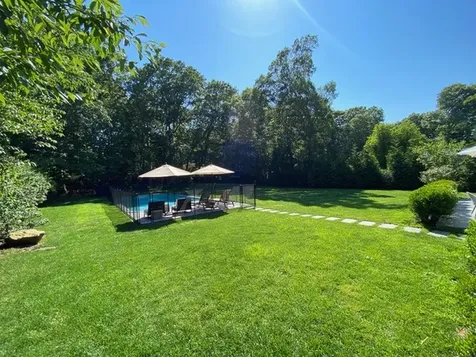 22 Sandra Road East Hampton NY 11937