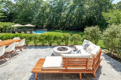 22 Sandra Road East Hampton NY 11937