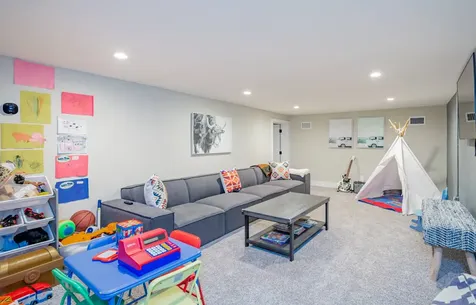 22 Sandra Road East Hampton NY 11937