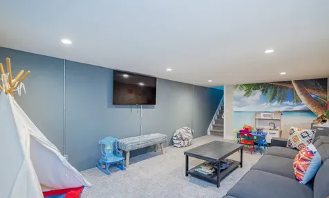 22 Sandra Road East Hampton NY 11937