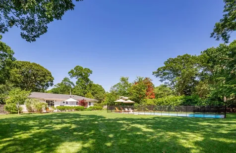 22 Sandra Road East Hampton NY 11937