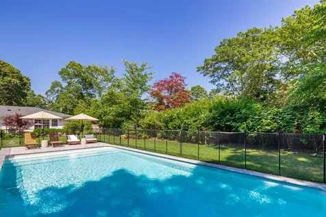 22 Sandra Road East Hampton NY 11937
