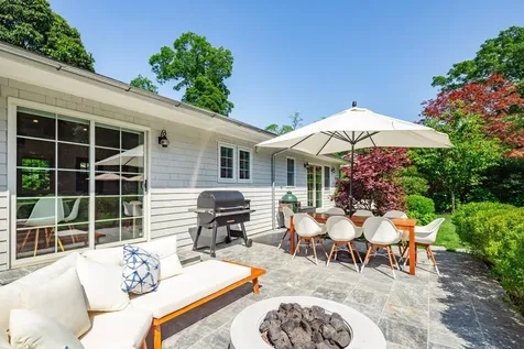 22 Sandra Road East Hampton NY 11937