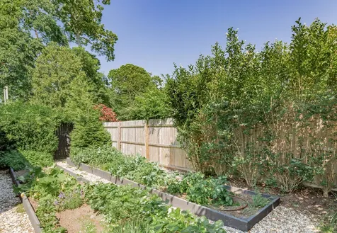 22 Sandra Road East Hampton NY 11937