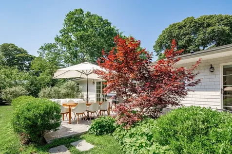 22 Sandra Road East Hampton NY 11937