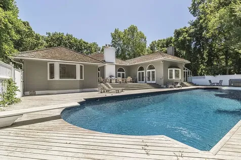 15 Wagon Lane East Hampton NY 11937