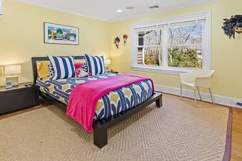 13 Dering Lane East Hampton NY 11937