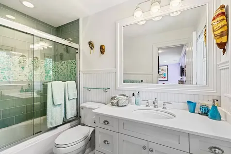 13 Dering Lane East Hampton NY 11937