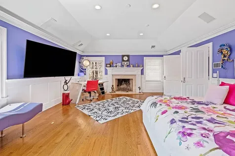 13 Dering Lane East Hampton NY 11937
