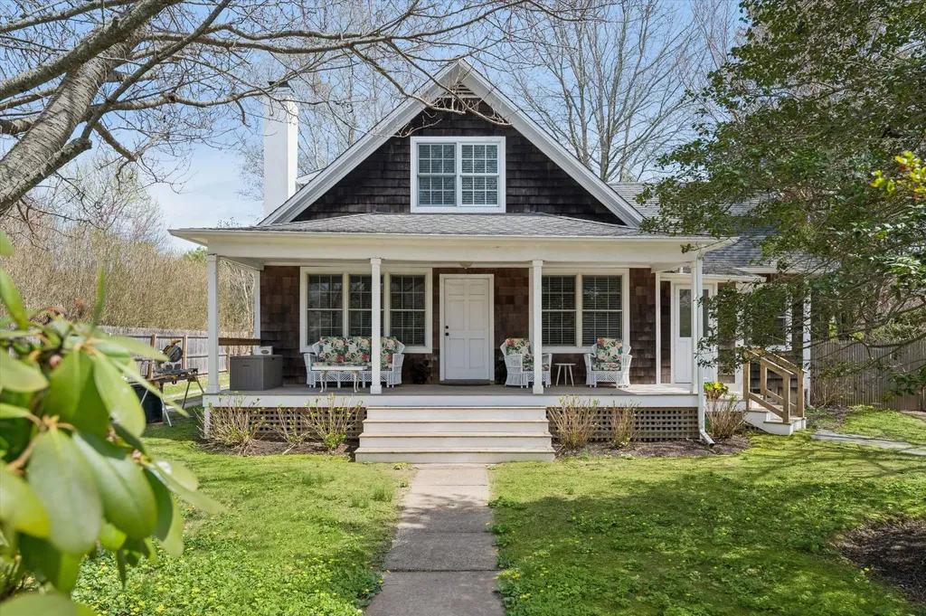 42 Osborne Lane East Hampton NY 11937