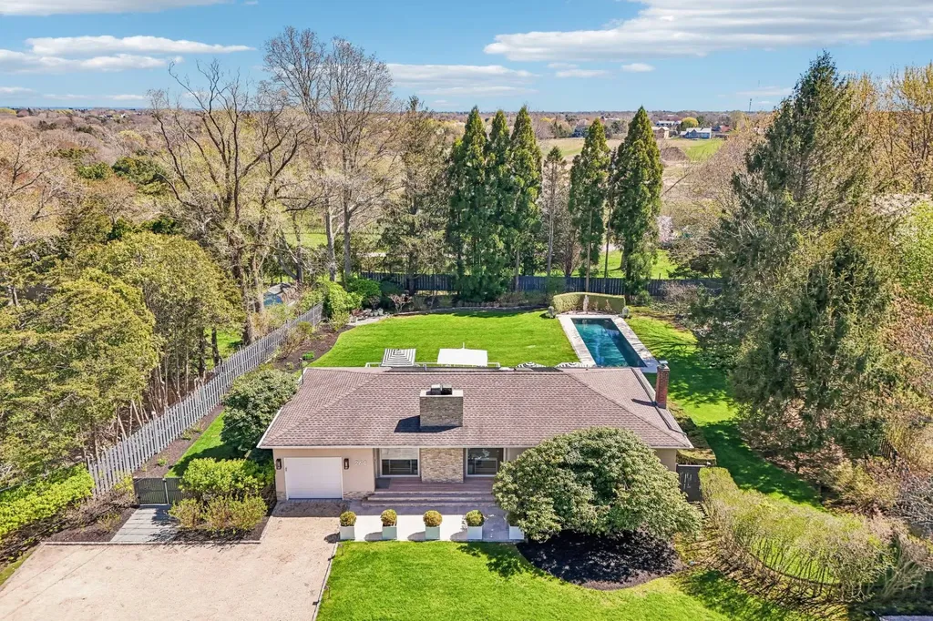 264 Edge Of Woods Road Southampton NY 11968
