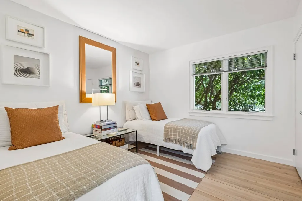 264 Edge Of Woods Road Southampton NY 11968