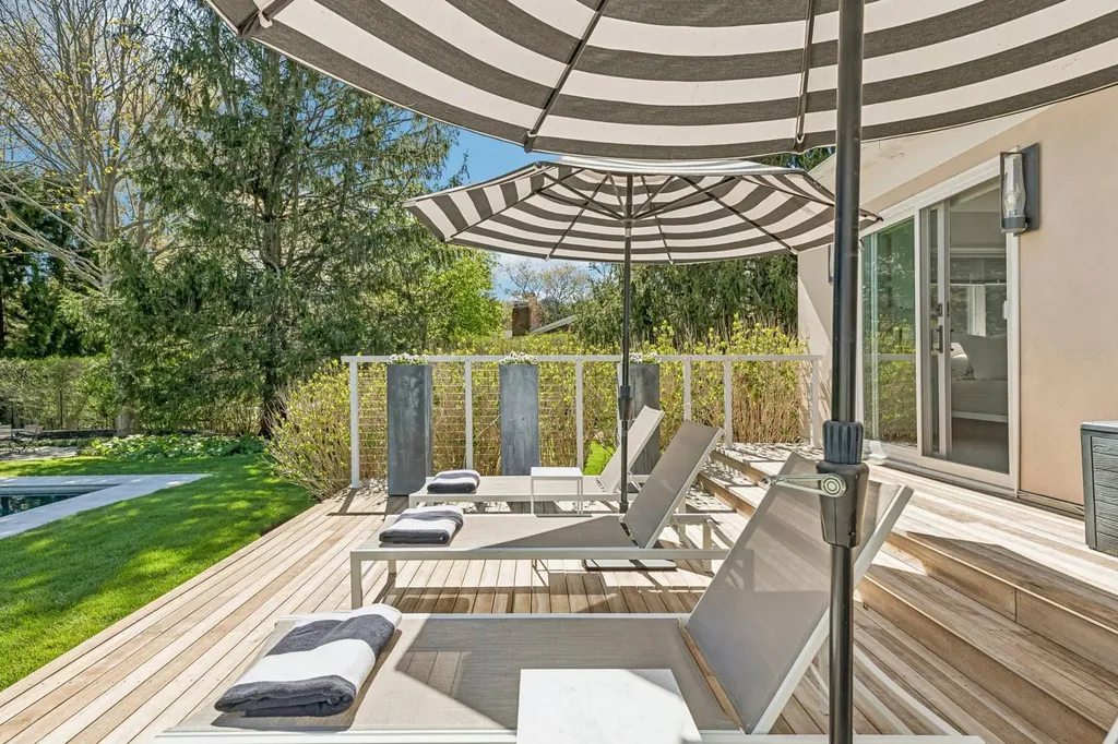 264 Edge Of Woods Road Southampton NY 11968