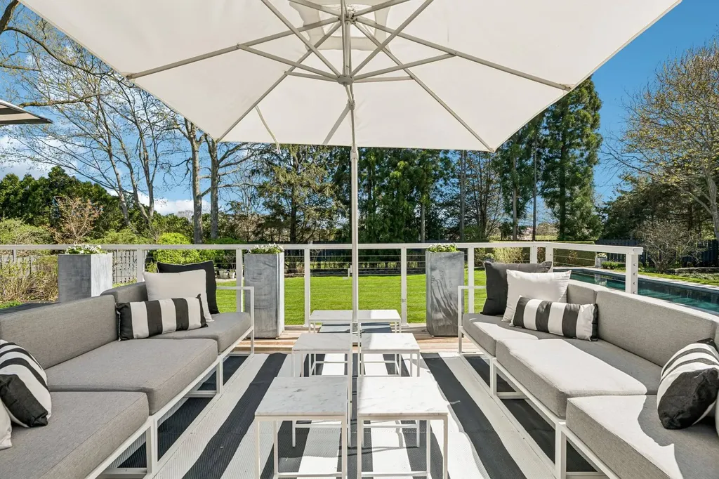 264 Edge Of Woods Road Southampton NY 11968
